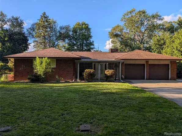 200 Astorwood St, Pontiac, MI 48341