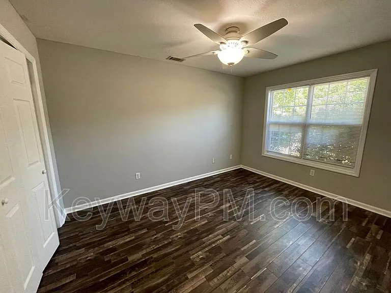 445 Northrop Pl — Photo 3