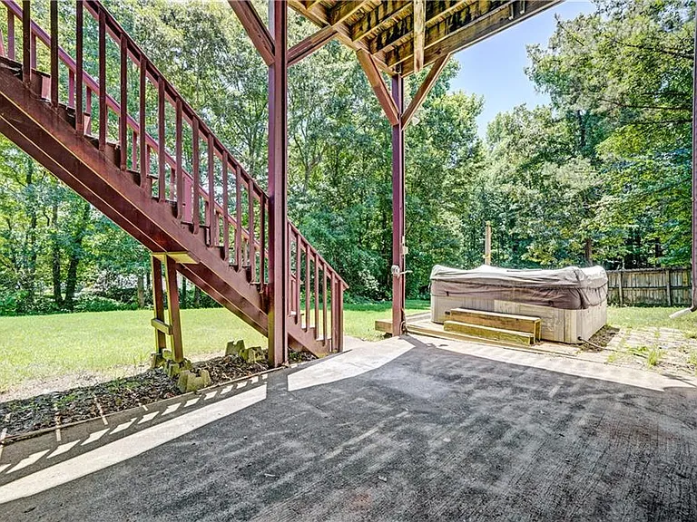 1566 Greyson Rdg — Photo 48