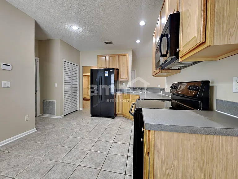 3120 Litchfield Dr — Photo 3