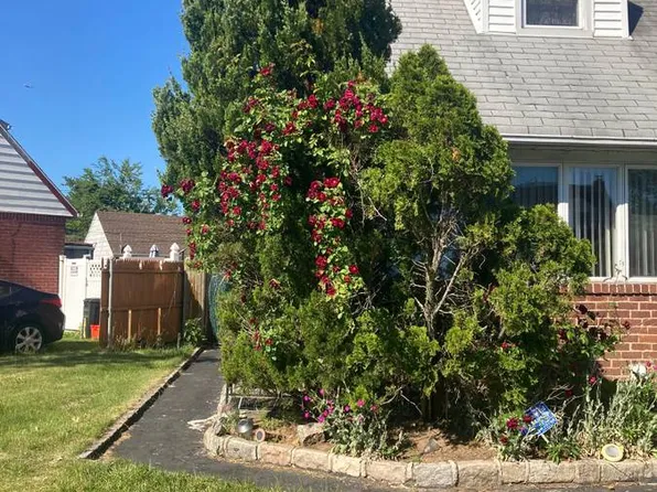 (undisclosed Address), Elmont, NY 11003