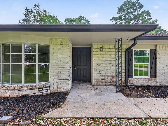 4th image of 18747 Woodridge Dr
