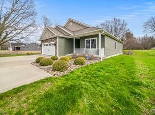 987 Lake Rd, Conneaut, OH 44030