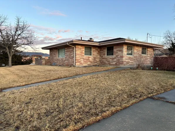 301 Adams St, Winner, SD 57580