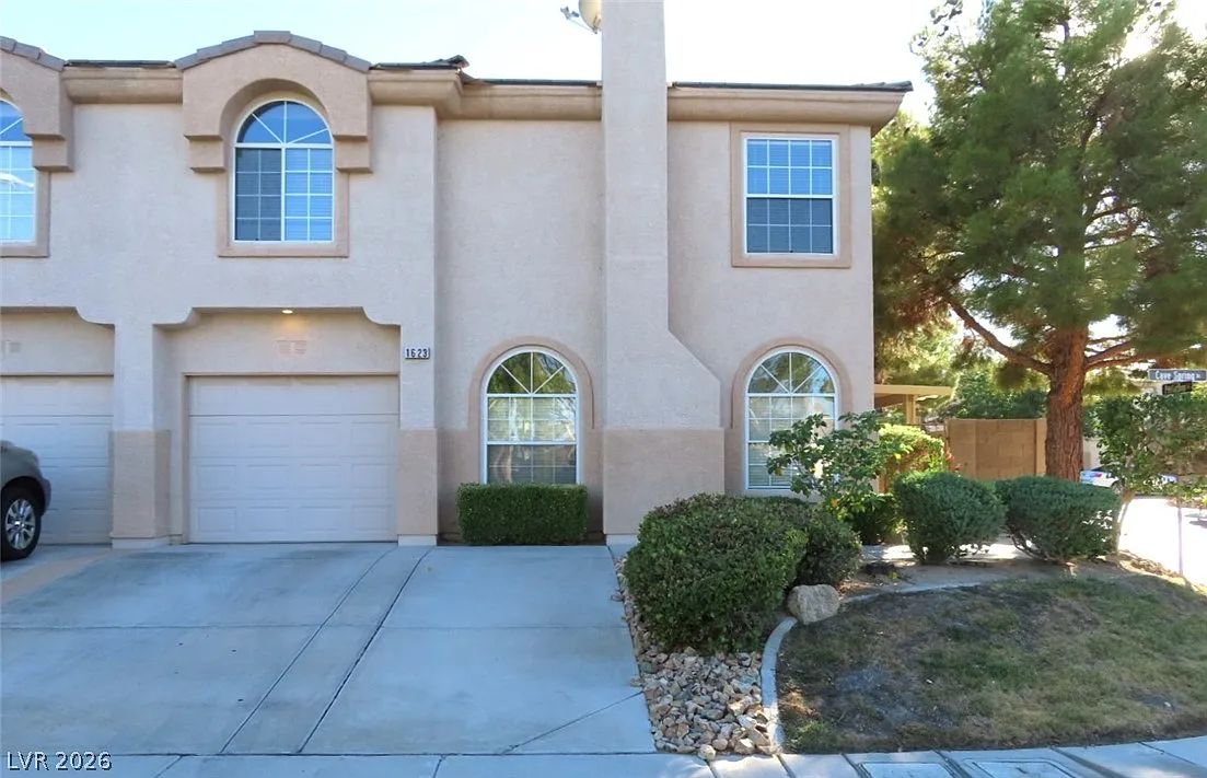 3 bed, 2.5 bath, 1508 sqft, $1,875 — Photo 3