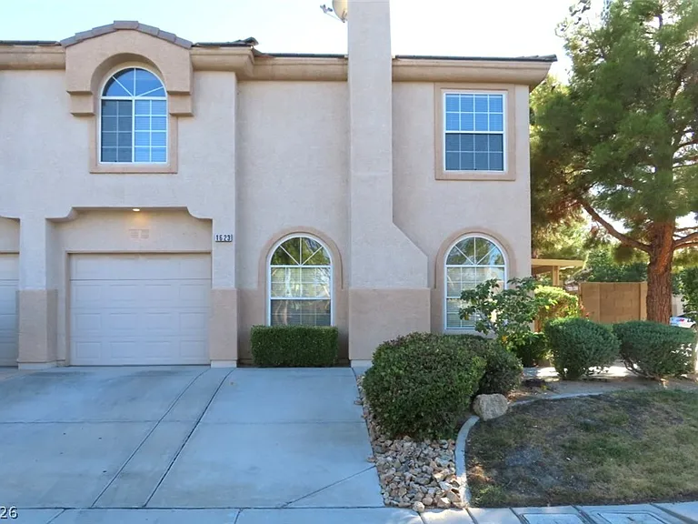1623 Cave Spring Dr — Photo 3