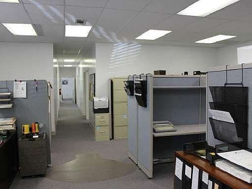 5th image of 2225 Centennial Dr