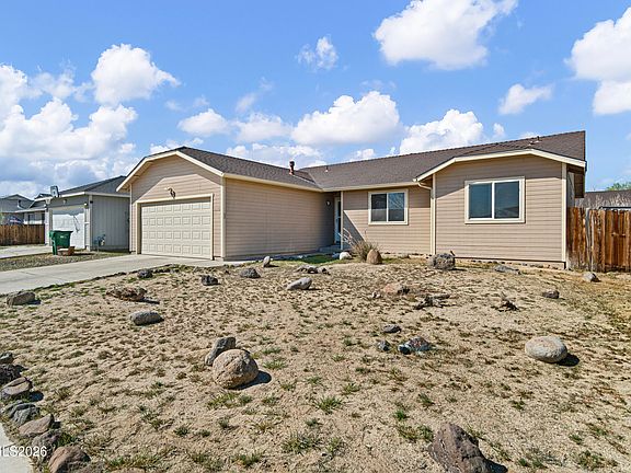 3rd image of 1115 Herron Ln