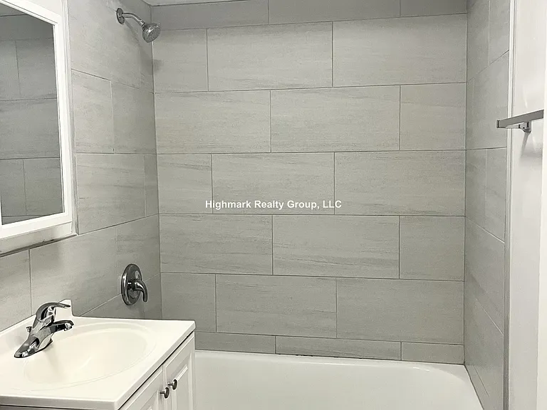 1320 Carol St #4 — Photo 14
