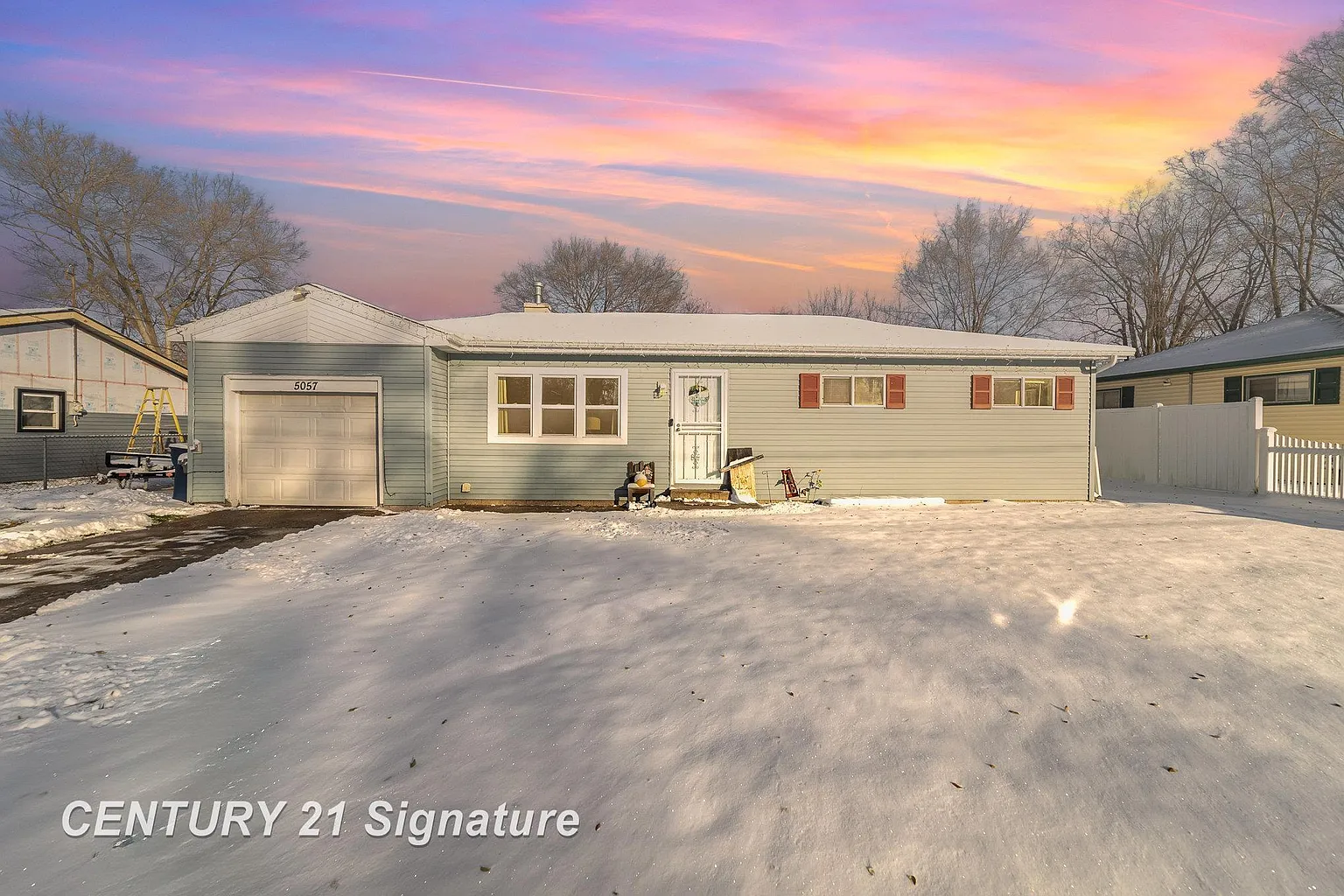 5057 Akron St photo 1