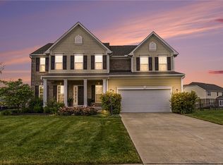 9684 Crooked Creek Dr, Centerville, OH 45458