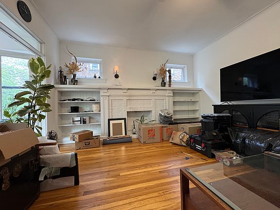 3rd image of 5047 N Glenwood Ave