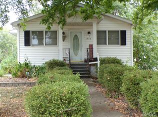 1824 N Monroe St, Litchfield, IL 62056