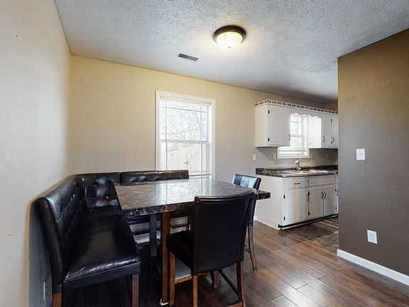 4th image of 111 New Gritton Ave