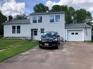 10 Stewart St, Rouses Pt, NY 12979