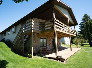 104 Candlewick Dr SE, Poplar Grove, IL 61065