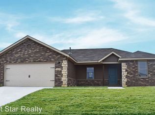 1600 Secretariat Ln, Prairie Grove, AR 72753