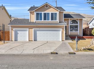 7275 Lindsey Ln, Sparks, NV 89436