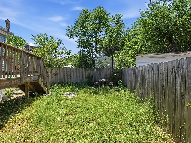4318 Lawrence St — Photo 36