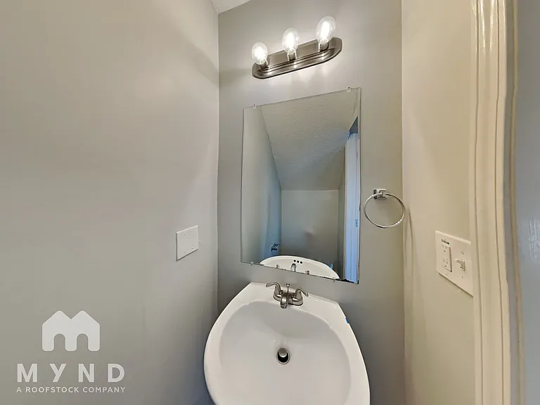 6473 Wellesley Dr — Photo 21