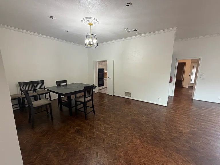 3201 Squireswood Dr — Photo 11