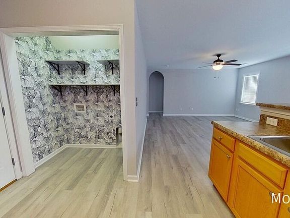 5th image of 1347 Parkland Way