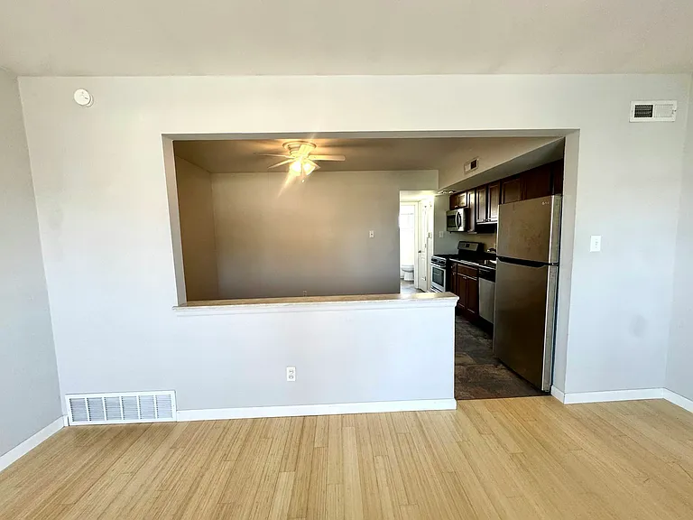 5225 Southwest Ave #206 — Photo 13