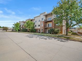 6350 Coachlight Dr #3102, West Des Moines, IA 50265