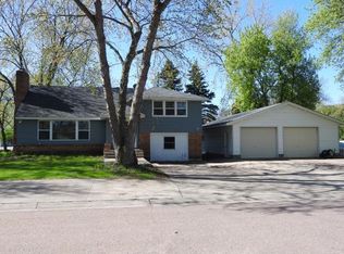 79 Madison Ave N, Lester Prairie, MN 55354