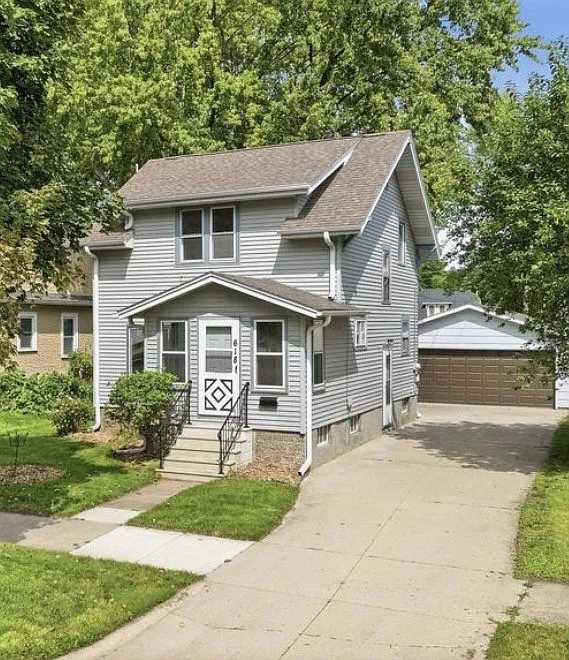 3 bed, 1332 sqft, $2,000 — Photo 2