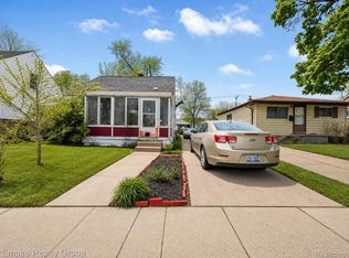 8675 Paige Ave, Warren, MI 48089