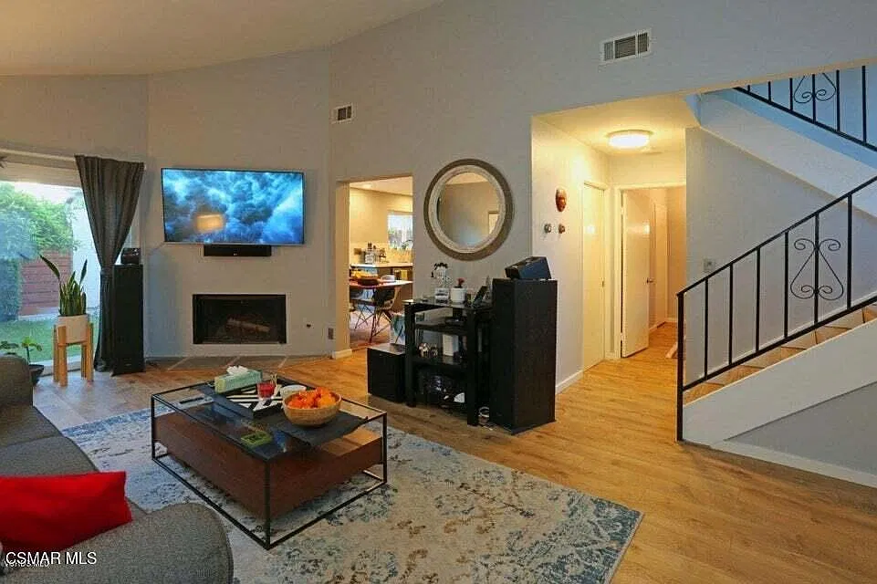 3 bed, 1245 sqft, $3,650 — Photo 3