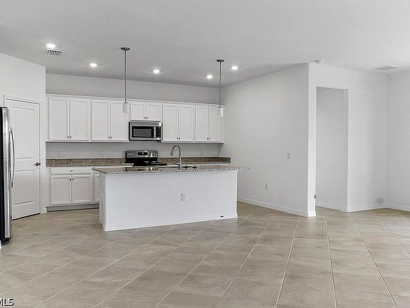 3rd image of 14882 Portico Blvd