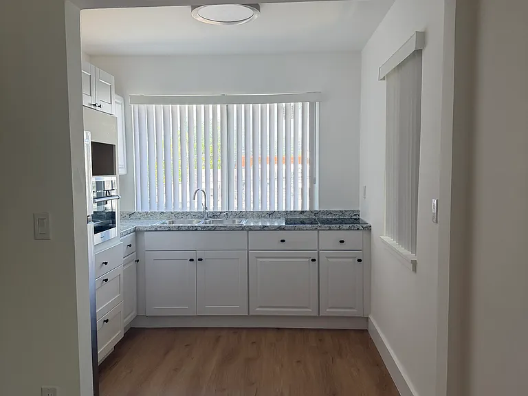 631 NE 72nd Ter #4 — Photo 11