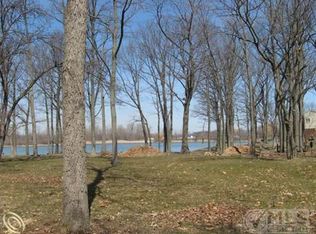 29224 E River Rd, Grosse Ile, MI 48138