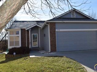 3548 SW Willow Brook Dr, Topeka, KS 66614