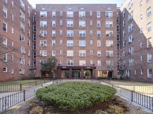 10525 65th Ave, Forest Hills, NY 11375