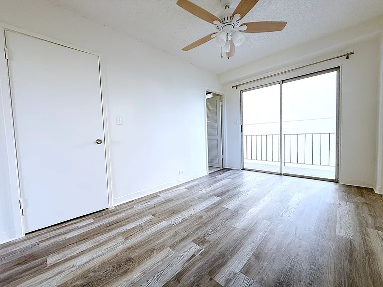 2541 Kuhio Ave #401 — Photo 4