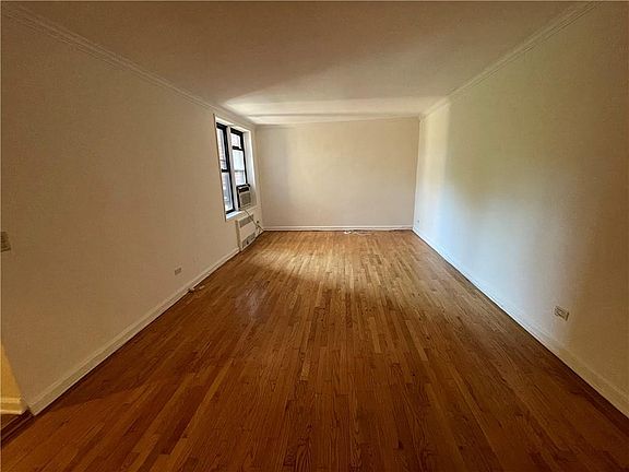 3rd image of 61 Oliver St APT 3Y