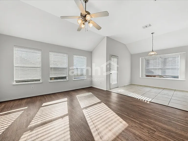 525 Drift St — Photo 7
