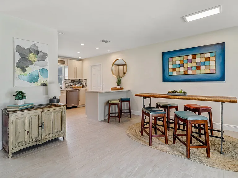 10180 Vanderbilt Dr — Photo 3