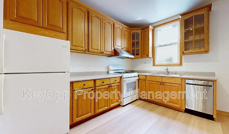 806 34th Ave — Photo 11