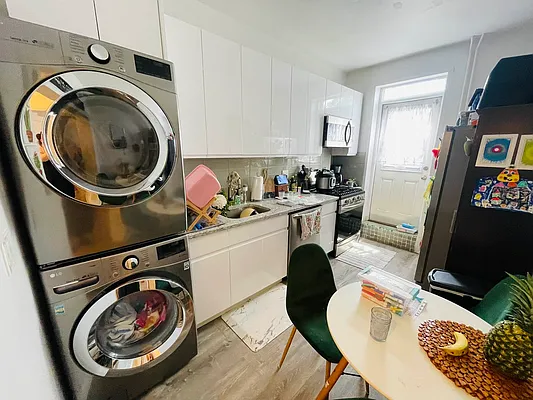 Rented by Voro New York | media 18