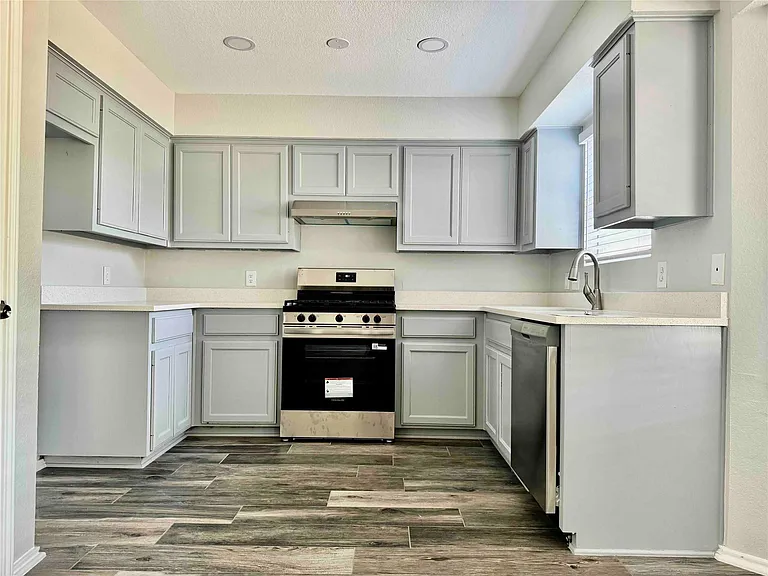 4403 Quicksilver Blvd — Photo 10
