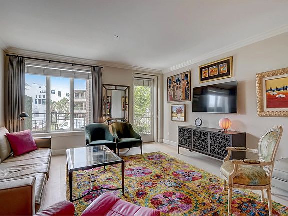 2nd image of 5440 La Jolla Blvd #E202