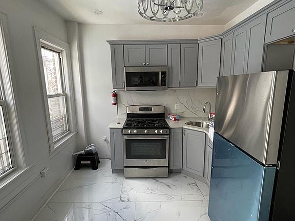 4th image of 143-20 Lakewood Ave Floor 2