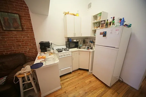 Rented by Metropolitan Realty | media 22