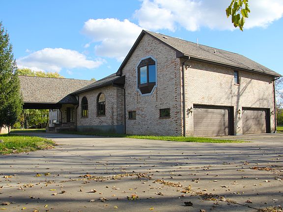4th image of 5390 Weyburn Dr