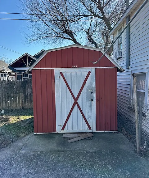 1616 Linden St — Photo 13