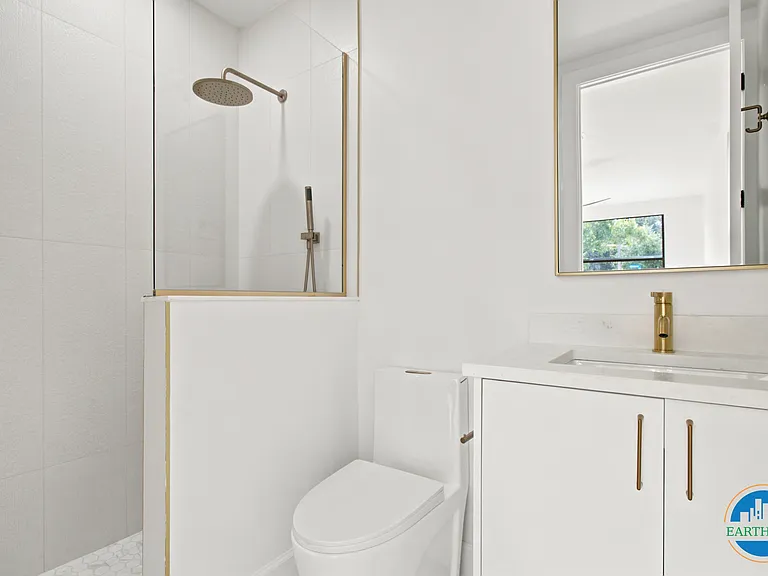 375 13th St N #2 — Photo 31